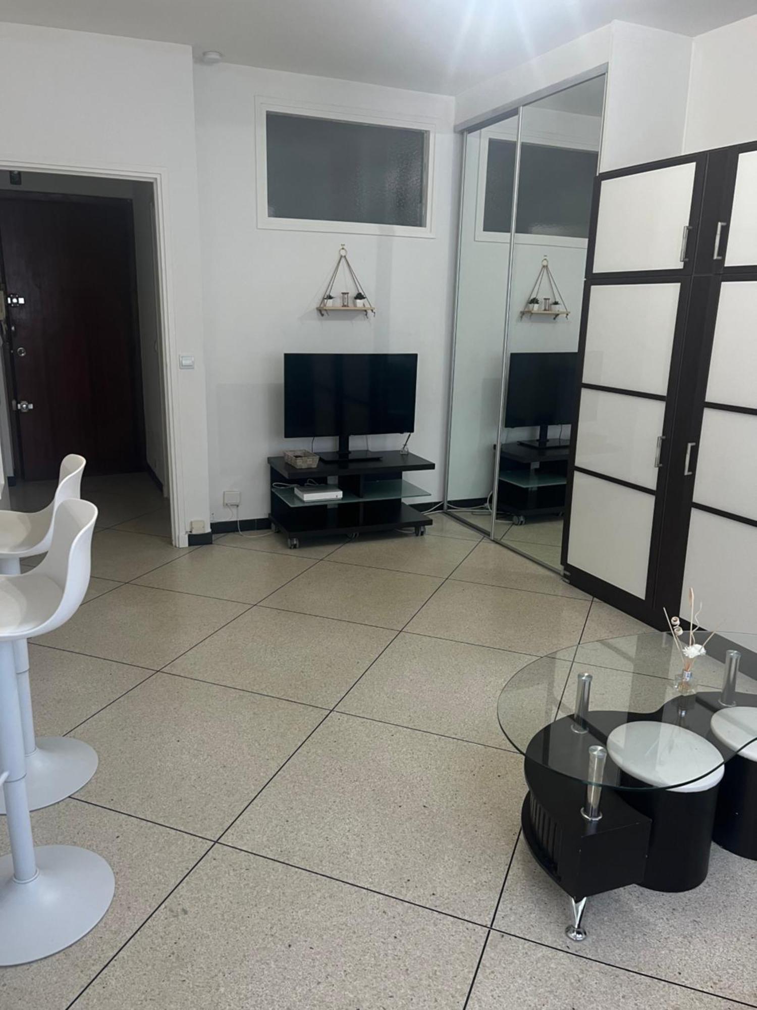 Nice Sejour Detente Studio Lumineux Balcon Cuisine Equipee Wifi Exterior photo